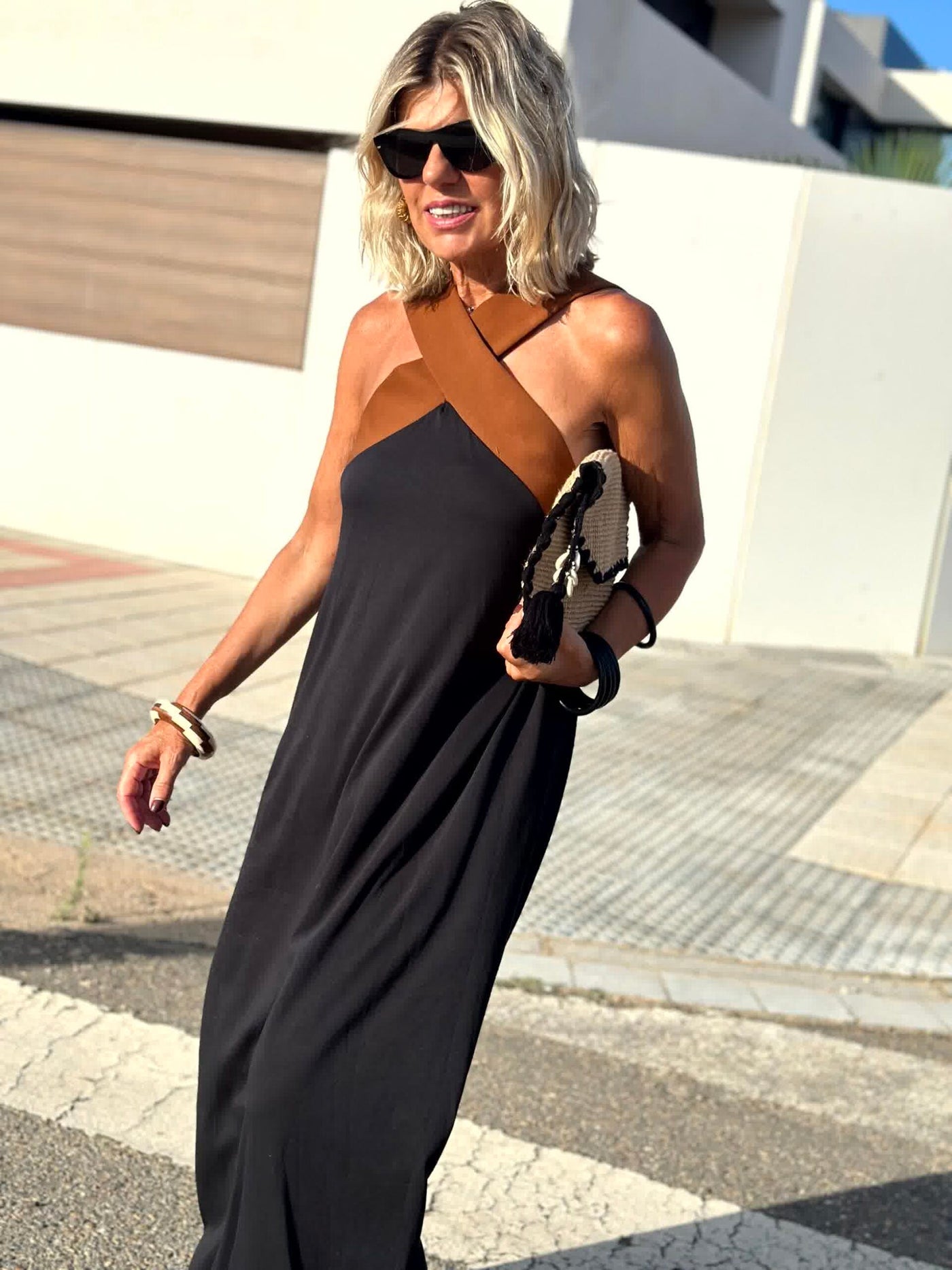 Sienna | Elegantes Kleid mit Offenem Rücken und Modischem Kreuzkragen